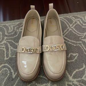 flat shoes